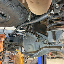Load image into Gallery viewer, Synergy 2014+ Ram 2500 Heavy Duty Rear Adjustable Track Bar
